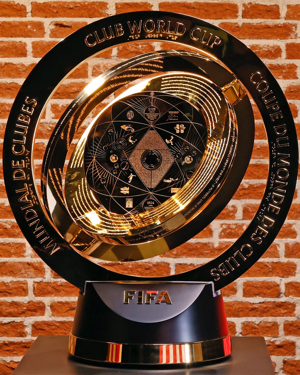 SC_ESPN's tweet photo. El gran trofeo del nuevo Mundial de Clubes, presente en el estadio del Atlético de Madrid. Se da en el marco del viaje que está realizando por las sedes de los 32 equipos participantes.

📸 @Atleti https://t.co/rALUYxABkU