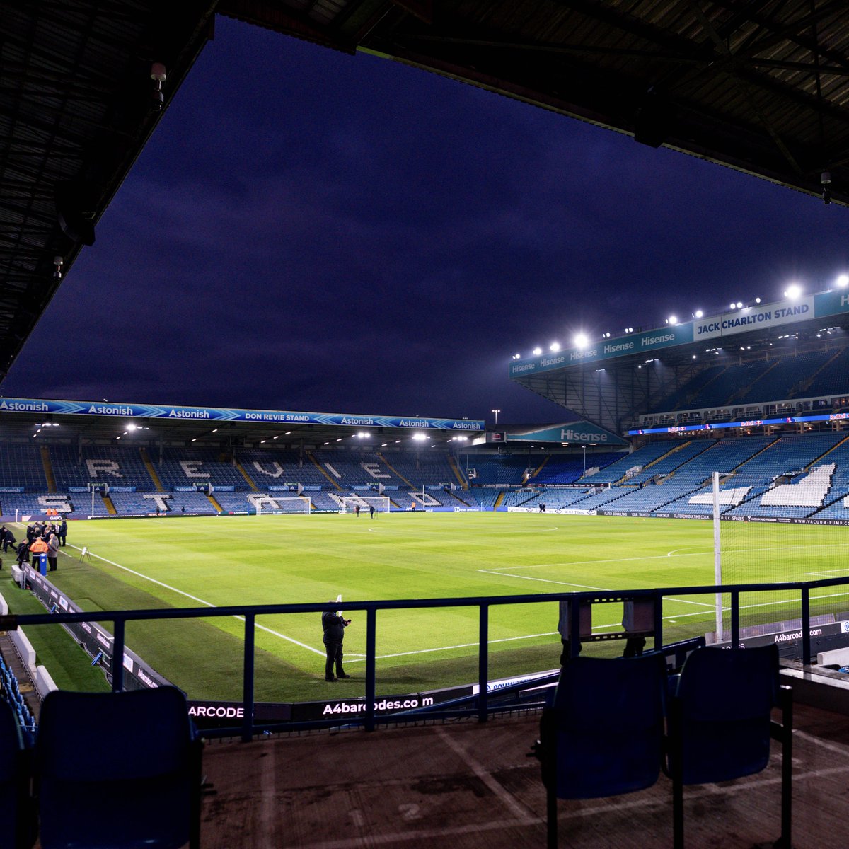 LUFC's tweet image. 🤩 Lights, camera, action!