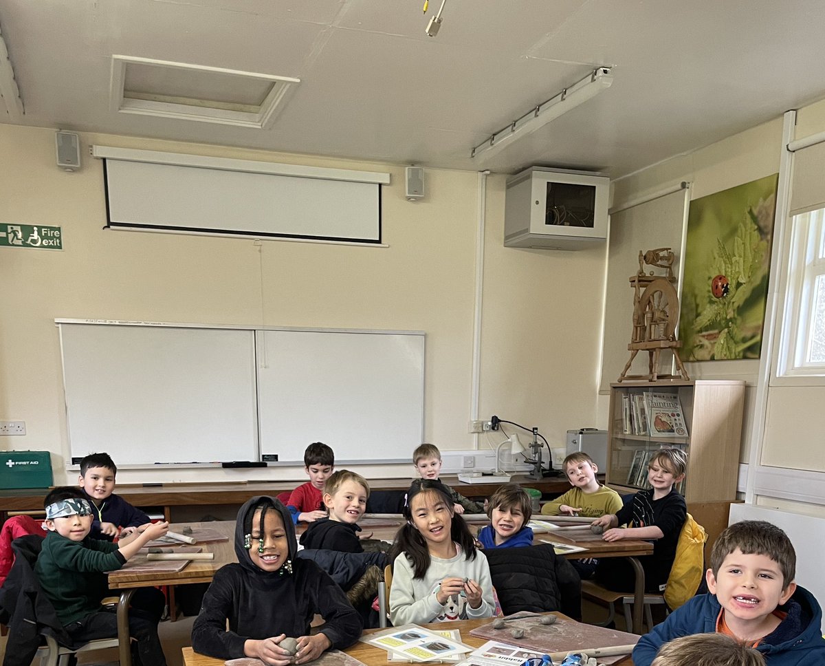 AlbionPrimary's tweet photo. Year 3s last activity was clay making. Now they are on their way home! They’ve had so much fun, thank you @SayersCroft_
#APSresidential
#APSyear3 https://t.co/ITypPowh0x