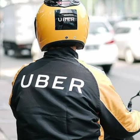 chequeibrasil's tweet photo. 🚨URGENTE: Uber se junta à 99, ignora proibição da prefeitura e lança mototáxi em SP. https://t.co/8E8NQbzVE0