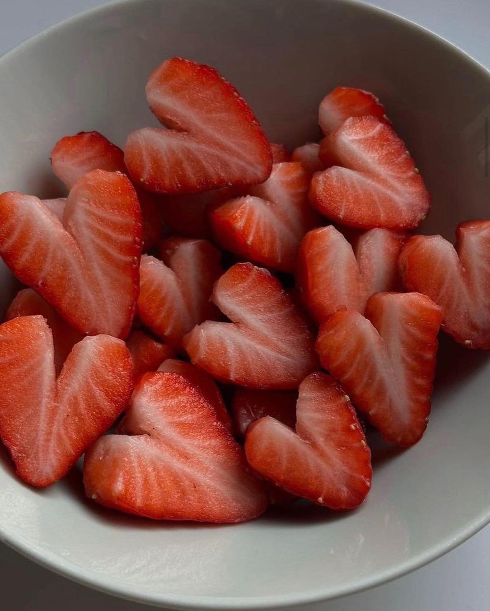heart strawberries