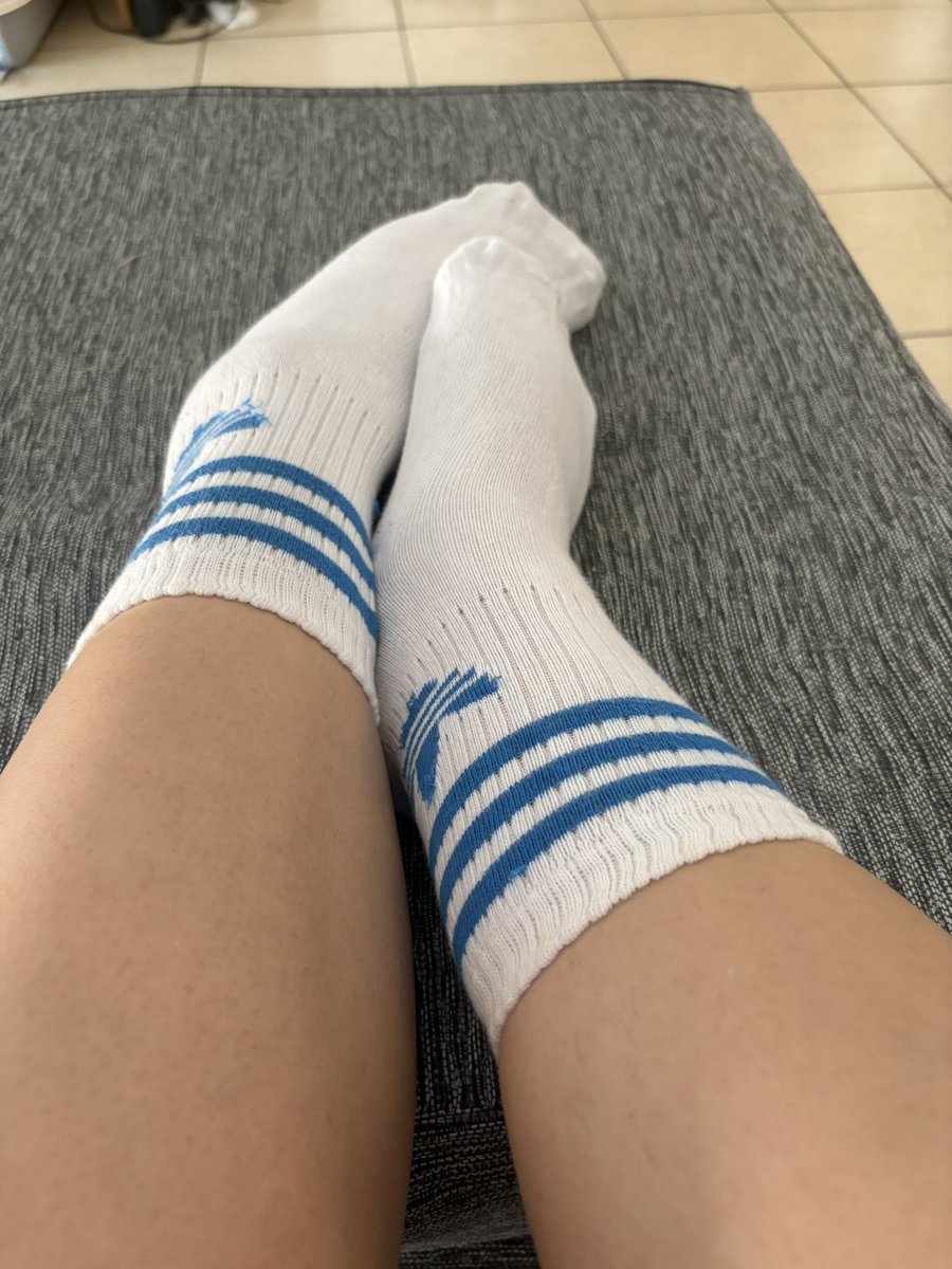 Tami_chi's tweet photo. Una de lo que fue la sesión de fotos de hoy 

Gusano Tributa a tu Diosa ✨ https://t.co/HfYRSGkmXa