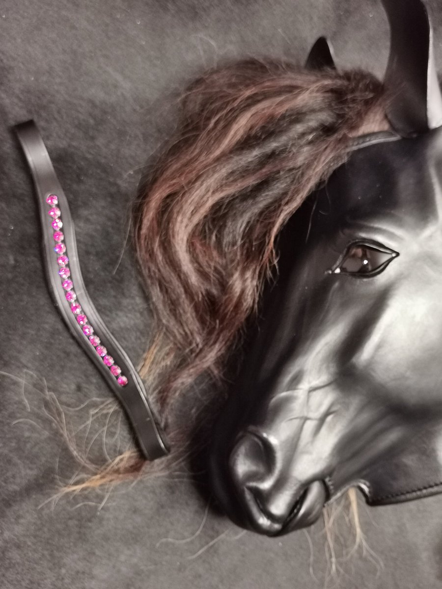 gefangener2's tweet photo. want it?
#Warmblood #ponymask for #ponyplay by @FuryFantasy https://t.co/qqJPrOKlRO