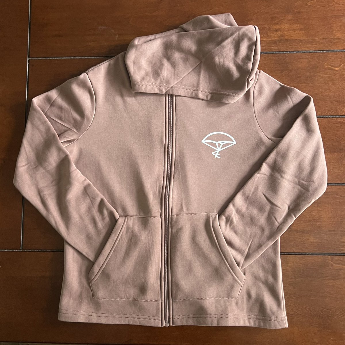 Parachute Crew Clothing tweet media