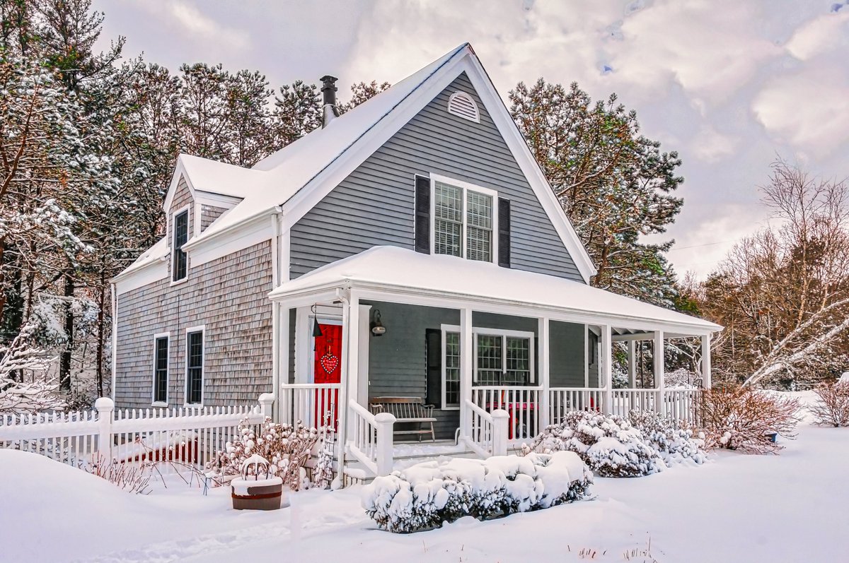 The Compact is excited to share new residential electric rates! Rates are down for the winter term to 12.024 cents per kWh, the lowest residential rates since 2021.
If you plan on making energy efficiency upgrades to your home, now is the time! Learn more: capelightcompact.org/power-supply/