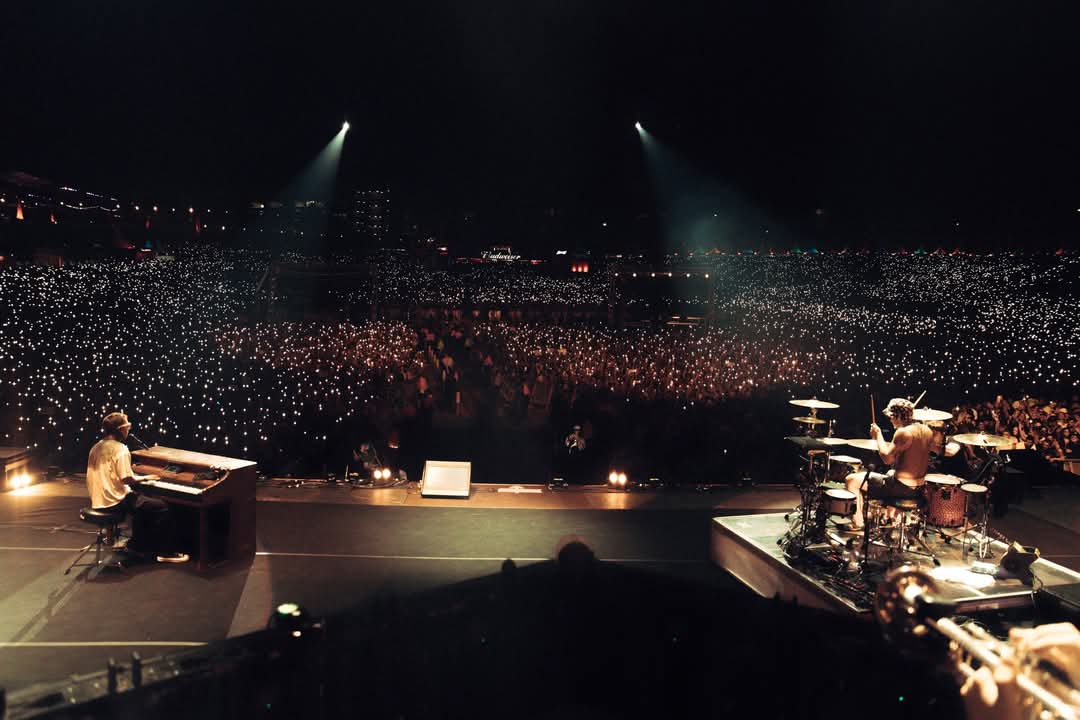TOPUPDATERS's tweet photo. Tonight's show, Jan. 22nd
Venue: Pedreira Paulo Leminski, Curitiba, Brazil 5:00pm BRT
Capacity: 25,000
Tickets: Low amount of tickets left! 
.
The last time they played in Brazil was March 25th, 2023 for a Festival! https://t.co/G1pk5ySHBf