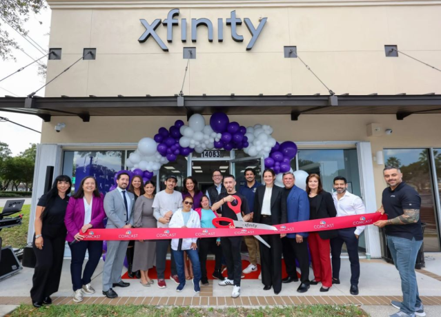 Michelle Oyola McGovern (@momcgovern) on Twitter photo Hola Kendall! Our brand-new Xfinity store is officially open and ready to welcome you! Stop in to experience the future of connectivity & explore our latest tech. Meet the team at Kendale Lakes Plaza, Suite 22 & read more from <a href="/ComcastFL/">Comcast Florida</a>: #IWorkForComcast comca.st/3Wtc1B8 Hola Kendall! Our brand-new Xfinity store is officially open and ready to welcome you! Stop in to experience the future of connectivity & explore our latest tech. Meet the team at Kendale Lakes Plaza, Suite 22 & read more from <a href="/ComcastFL/">Comcast Florida</a>: #IWorkForComcast comca.st/3Wtc1B8