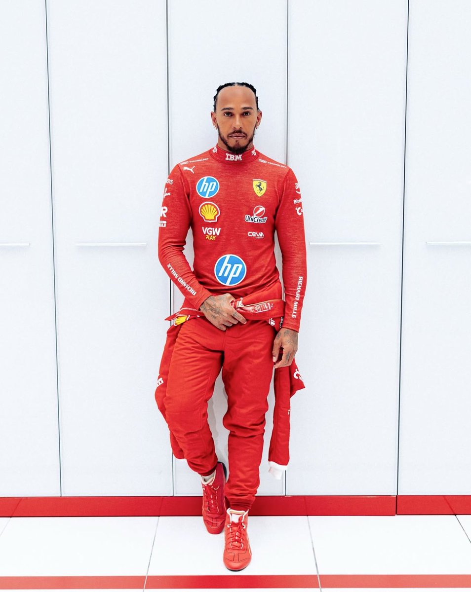 StreetFashion01's tweet photo. Lewis Hamilton is HIM https://t.co/DtPOfFgNbp