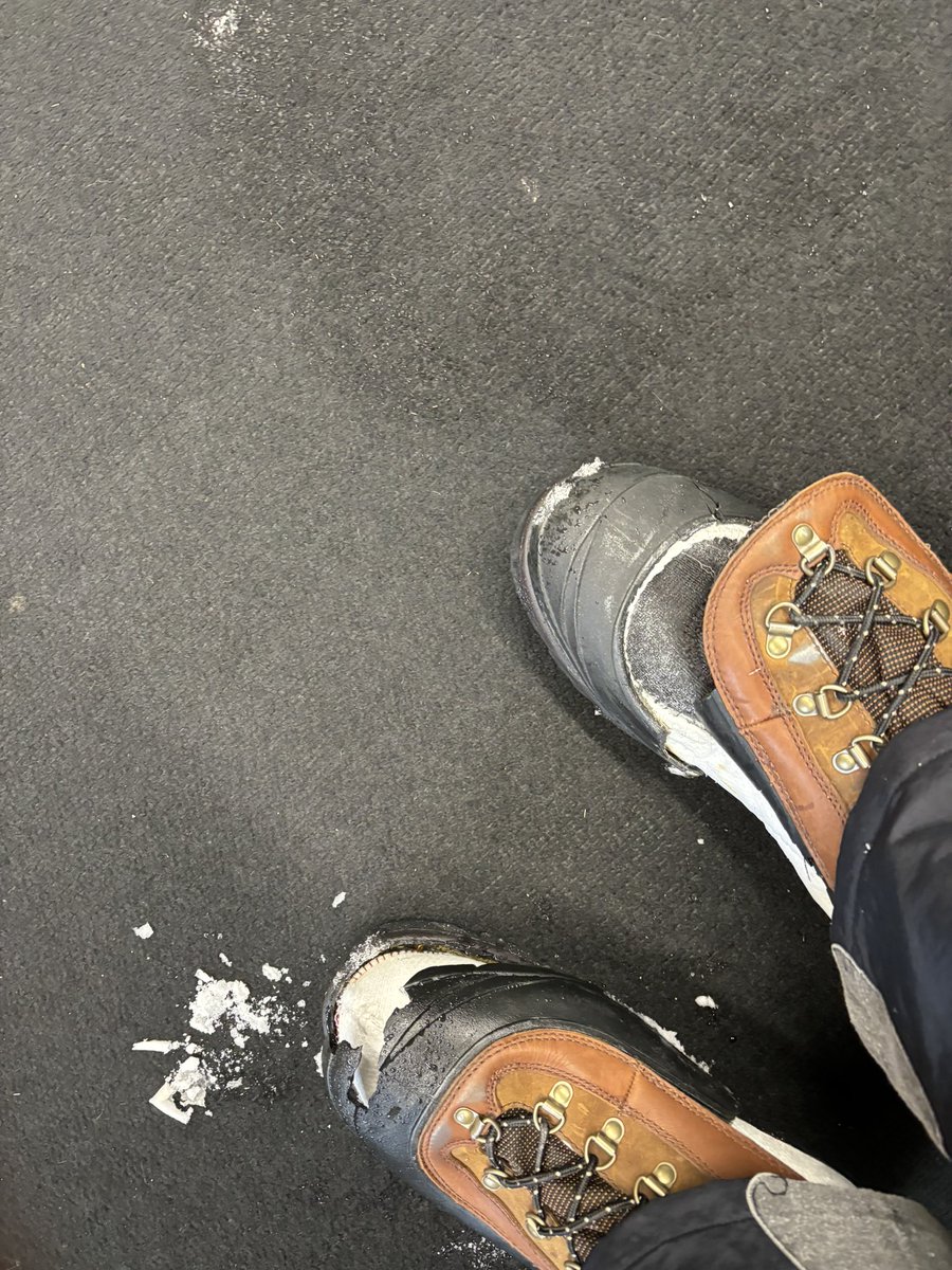 anamerican4ever's tweet photo. @POPSUGAR @sorelfootwear My @sorelfootwear experience #sorelfootwear #snowboots https://t.co/kznVtAMTAf