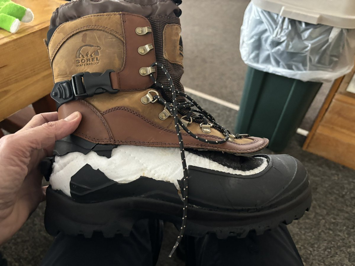 anamerican4ever's tweet photo. @POPSUGAR @sorelfootwear My @sorelfootwear experience #sorelfootwear #snowboots https://t.co/kznVtAMTAf