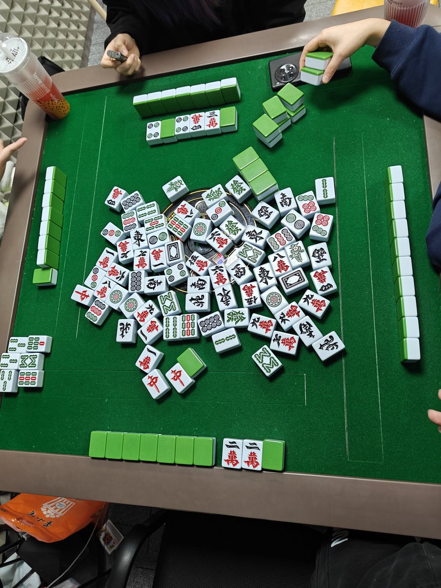 推倒胡，可吃可碰不用二五八做将，荒庄了？？！<a href="/siwaxiaomaibu/">四娃小卖部</a> <a href="/luck_suisui/">岁岁要碎了</a> <a href="/haoe0829/">超棒的Candice</a>