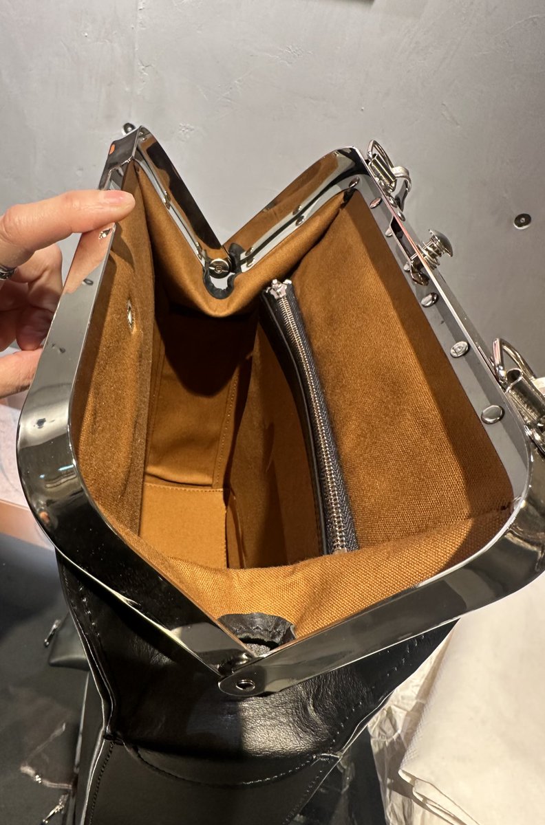 村田蓮爾立体展 #村田蓮爾 今展新作の『robotbag』とともに