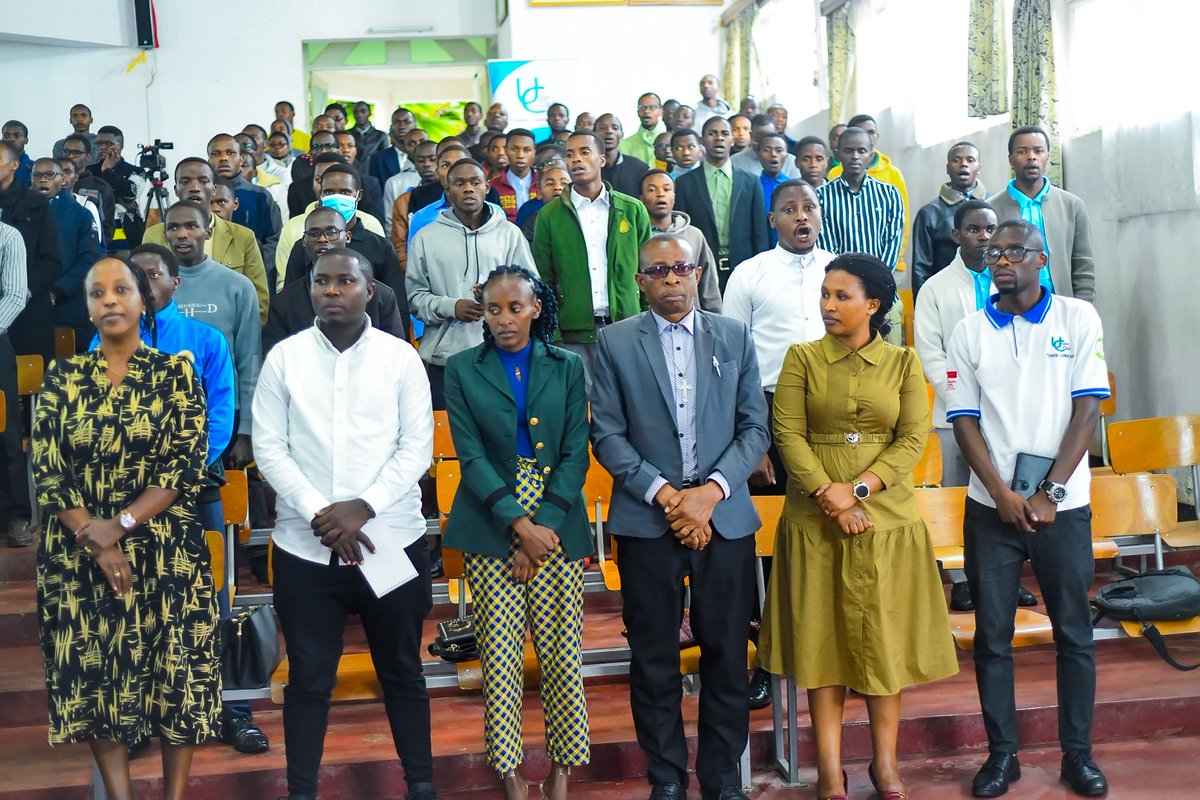 Kuri uyu wa Gatatu tariki 22 Mutarama 2024, ibiganiro byimakaza NDI UMUNYARWANDA mu runyiruko rwo mu mashuri  Makuru na Kaminuza muri Seminari Nkuru ya Kabgayi yitiriwe Mutagatifu Thomasi wa Akwini, bikaba byatangijwe n'Intwararumuri <a href="/DrDamascene/">Dr. Jean Damascene BIZIMANA</a> , Minisitiri wa <a href="/Unity_MemoryRw/">Ministry of National Unity and Civic Engagement</a>.