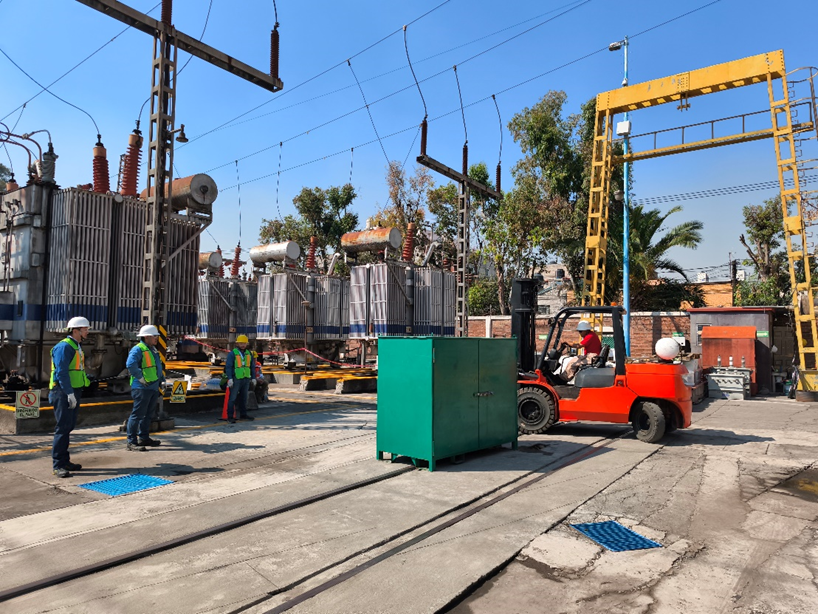 PNUD_Mexico's tweet image. 🌎#Entérate | @PNUD_Mexico apoya la descontaminación de 42 toneladas de aceite dieléctrico en transformadores ubicados en Guerrero y Ciudad de México, utilizando tecnología avanzada de #deshalogenación p/eliminar de manera ambientalmente adecuada los Bifenilos Policlorados #BPCs