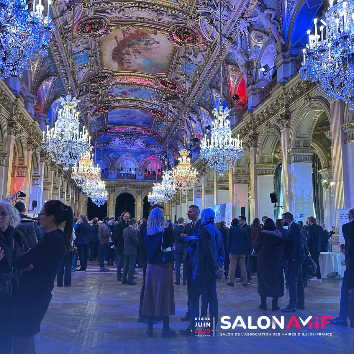 salon_amif's tweet photo. ✨ L’équipe du Salon de l'@AMIF_asso  a eu le plaisir aujourd’hui de participer à la cérémonie des vœux de l’AMIF (Association des Maires d'Ile-de-France) à l’Hôtel de Ville de Paris ! 🏛️ https://t.co/wgC0UfrjXu