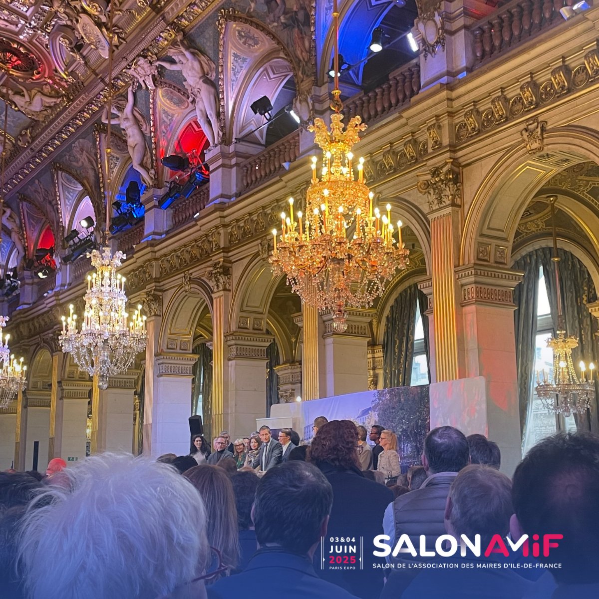 salon_amif's tweet photo. ✨ L’équipe du Salon de l'@AMIF_asso  a eu le plaisir aujourd’hui de participer à la cérémonie des vœux de l’AMIF (Association des Maires d'Ile-de-France) à l’Hôtel de Ville de Paris ! 🏛️ https://t.co/wgC0UfrjXu