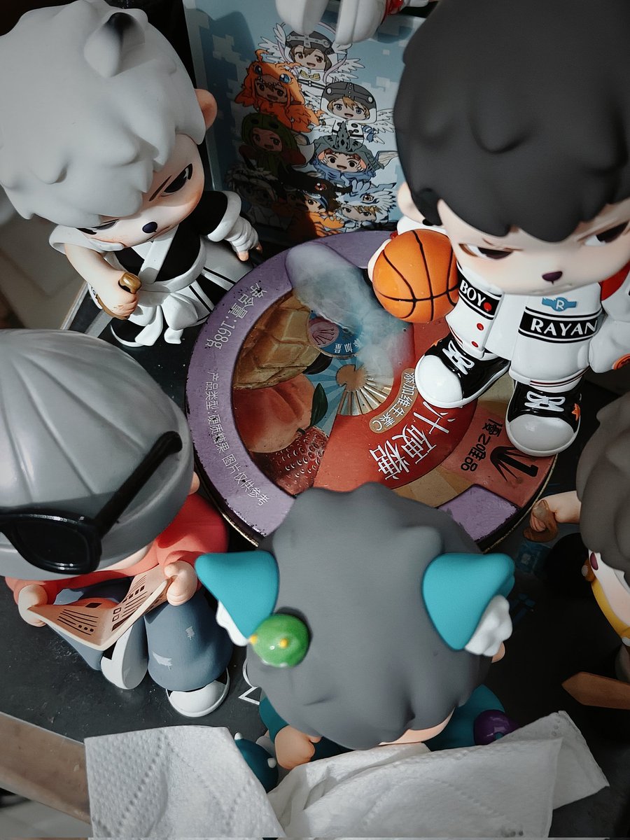 It'scomplicated tweet media