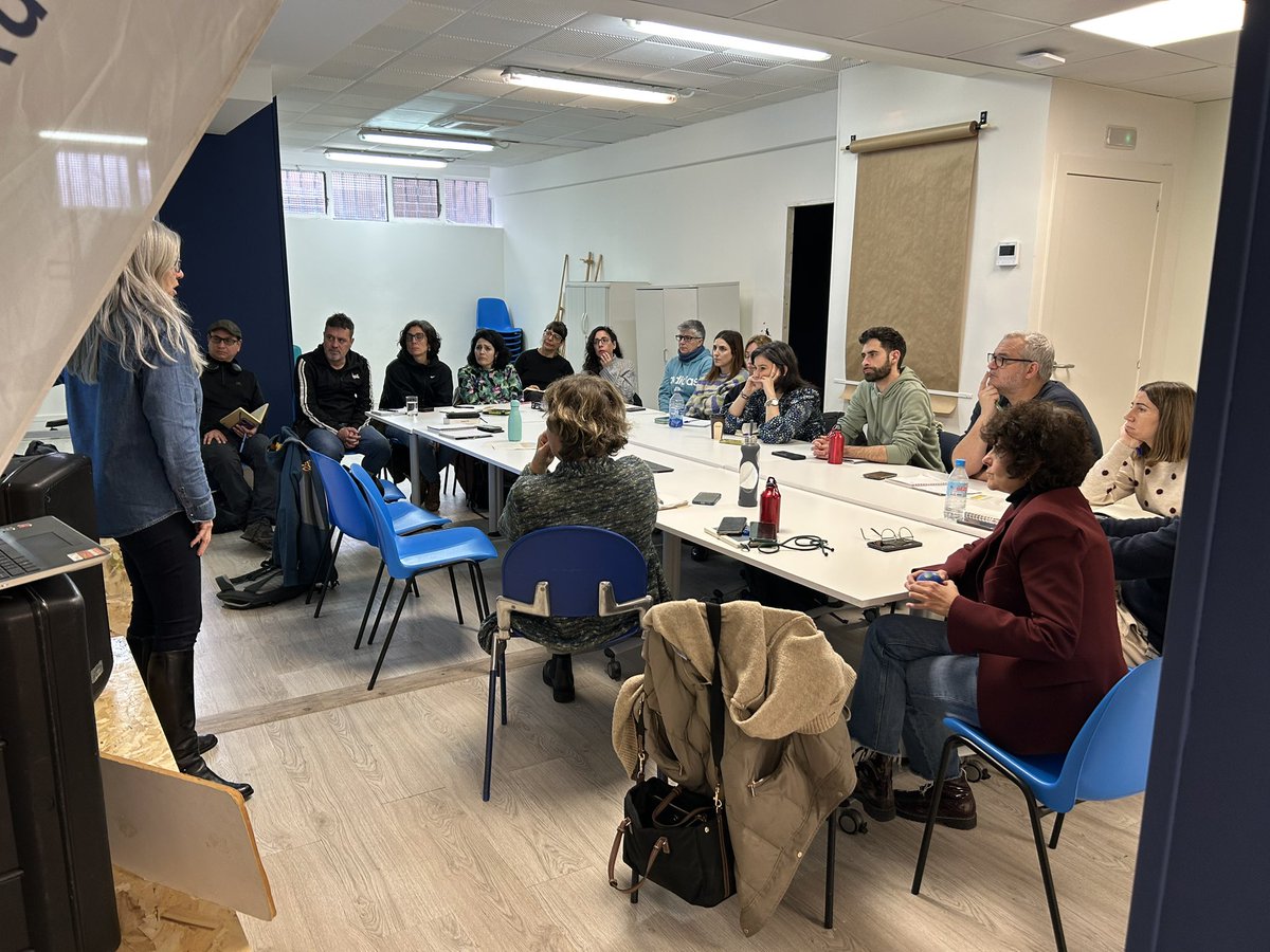 Antonio Llorente Simon (@antoniollorsi) on Twitter photo En la Mesa de Coordinación de <a href="/laruecaas/">La Rueca Asociación</a> hemos presentado leo #pensamientoestrategico de la entidad
1000 jóvenes , 1000 oportunidades para el cambio en el 2030 En la Mesa de Coordinación de <a href="/laruecaas/">La Rueca Asociación</a> hemos presentado leo #pensamientoestrategico de la entidad
1000 jóvenes , 1000 oportunidades para el cambio en el 2030