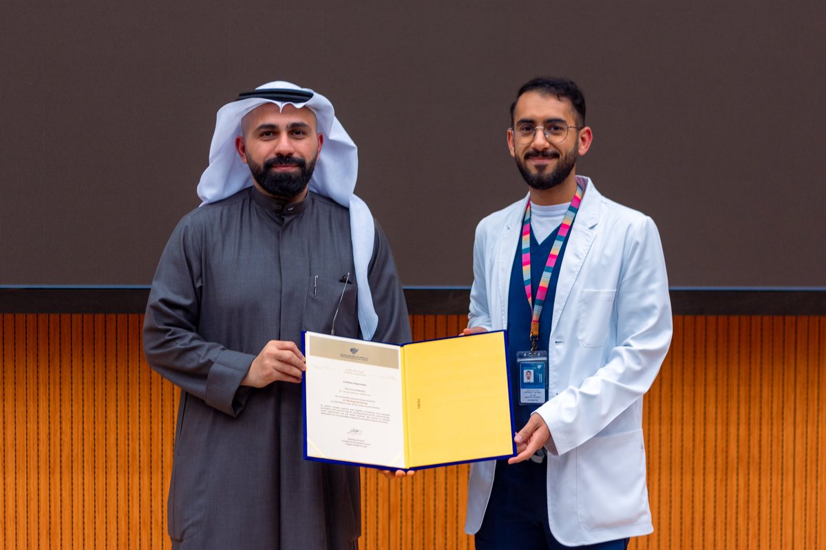 “جانب من تغطيتنا لورشة عمل كتابة السيرة الذاتية التي أقيمت يوم الإثنين.
ورشة مميزة قدمت نصائح وأساسيات تساعد الطلبة على إبراز مهاراتهم وخبراتهم بشكل احترافي."