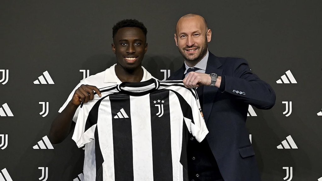 CorradinoNicolo's tweet photo. #Deme è un colpo molto interessante per la #Juve #NextGen 💎
Un 2005 che ha preferito giocare subito con i grandi in rispetto al classico percorso con la Primavera 👀
"Fa i buchi in campo": così Ivan #Pedrelli, allenatore del Sasso Marconi nella mia intervista su @junews24com https://t.co/wA4N7HvyQ3