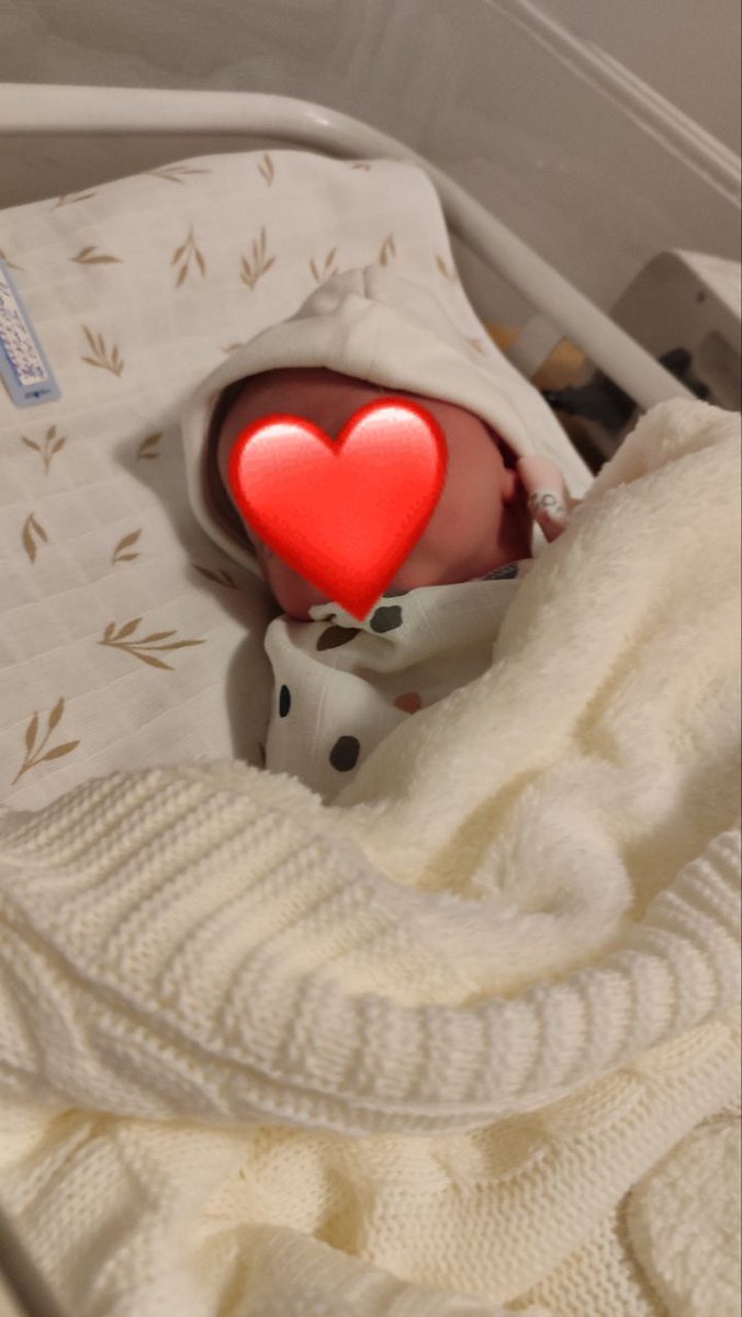 the daughter was born 
   they called her.. 
     Афина 🌸🐥