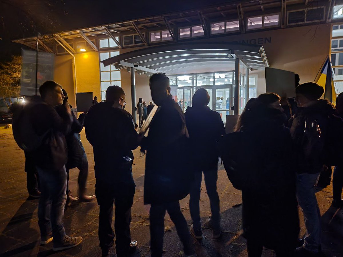 reclaimrosalux1's tweet photo. #Freiburg:
Kundgebung gegen das #BSW am Bürgerhaus Zähringen
#fr2201 demo gegen rechts
geiler aufruf
https://t.co/46flgY42Mr https://t.co/JqOEO1fNiO