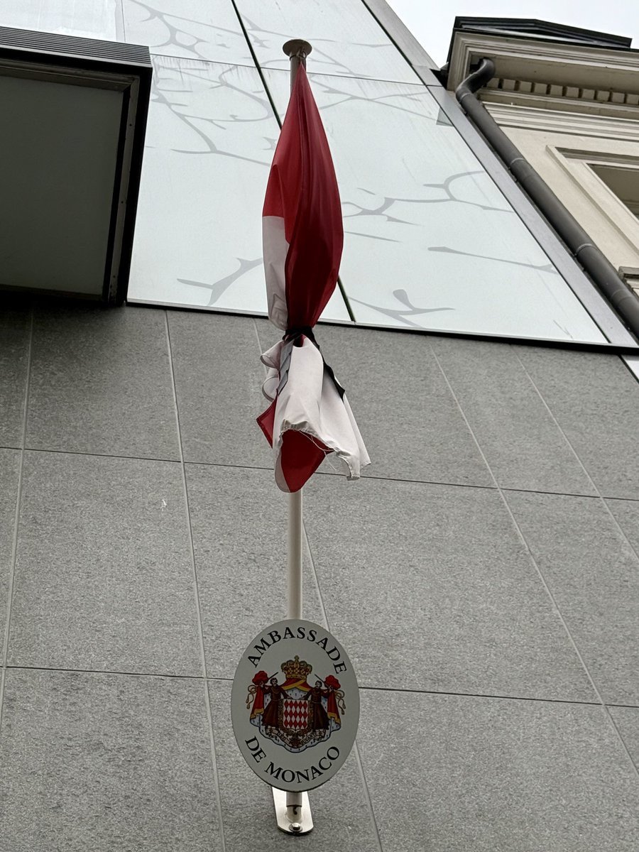 🇭🇺🤝🇲🇨🏴 Expressing our heartfelt condolences to our colleagues at the Embassy of Monaco. <a href="/GvtMonaco/">Gouvernement Monaco</a> 

C’est avec une immense tristesse que nous avons appris le décès de Son Excellence Monsieur Didier GUILLAUME, ministre d'État de Monaco. 
 
Permettez-moi d’exprimer, au nom de