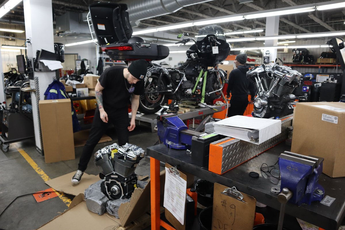 EdmontonHarley's tweet photo. Taking a customer's 114ci to 135ci🦅
#EdmontonHarley #HarleyDavidsonOfEdmonton #YEG #Motorcycles #EngineSwap #Upgrade #135ci https://t.co/DPQ40Zh9Dv