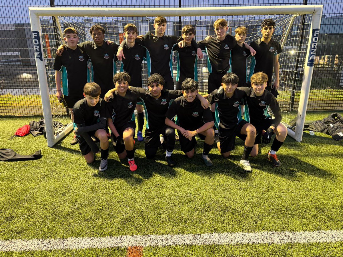 SharplesPE's tweet photo. Y10 came away with a 5-3 win against @EssaHealth this evening! Goals included a Hat-Trick for Abdur! ⚽️⚽️⚽️

Well done guys! 👍 https://t.co/HcHP4Tylam