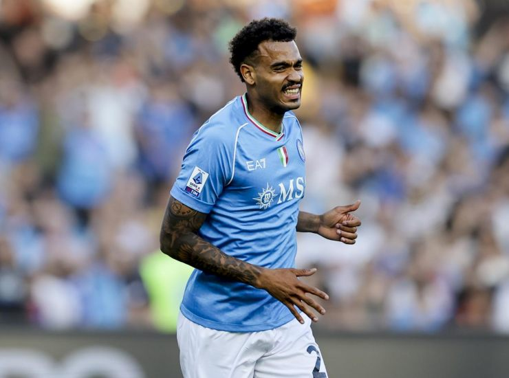 🔴 I La Lazio s'est renseignée concernant Cyril Ngonge 🇧🇪 qui souhaite quitter le Napoli.

(🗣️<a href="/NicoSchira/">Nicolò Schira</a>)