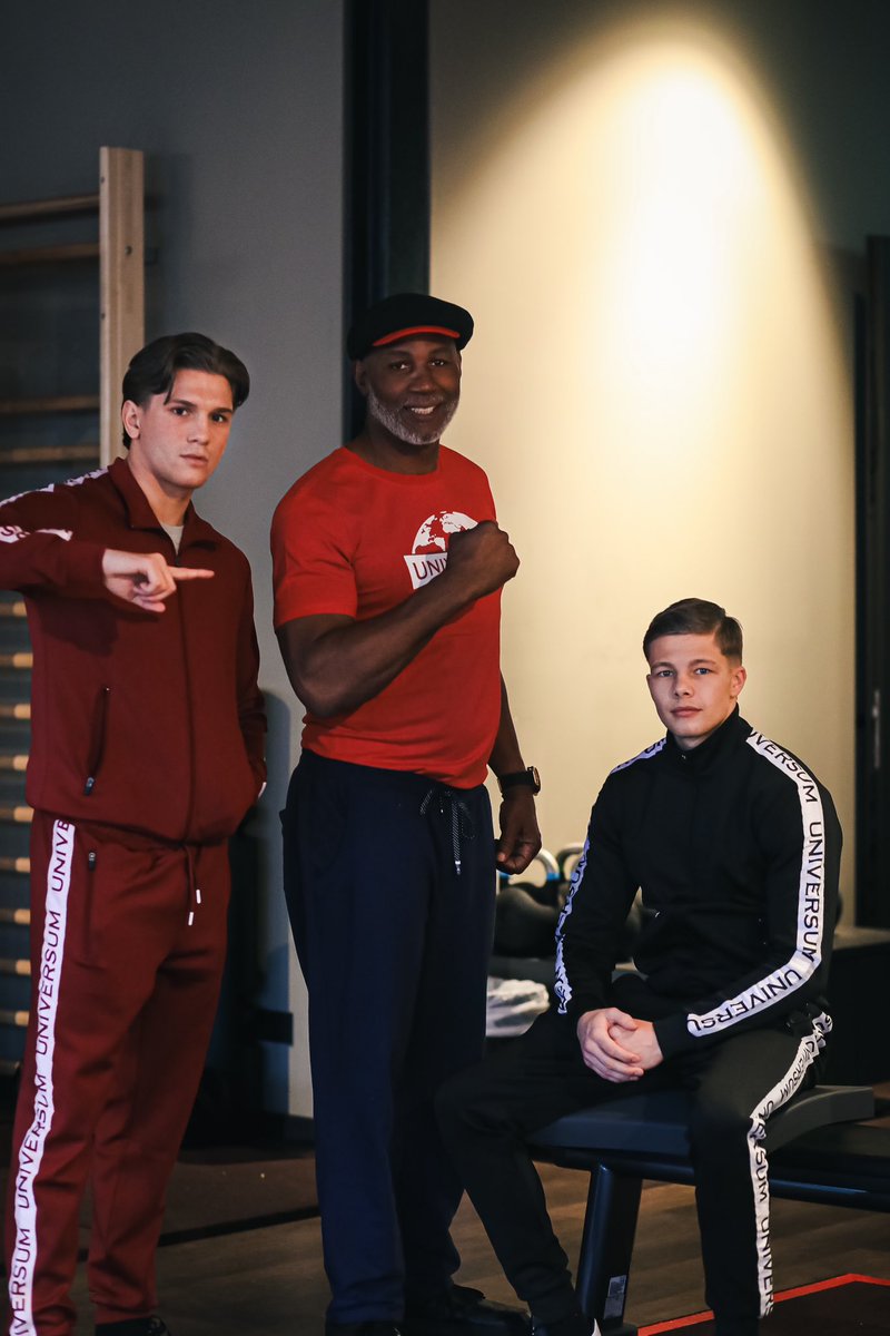 Universum Boxing tweet media