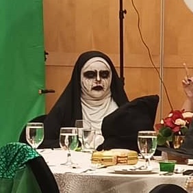 diaawin's tweet photo. ITS A MAKEUP FOR CHARACTER PARTY. DAH LA TAK MENANG BEST COSTUME. ADA ROADBLOCK PULAK. SIA2 AKU CURI KASUT BAPAK AKU. https://t.co/jDKnbY9Uwx