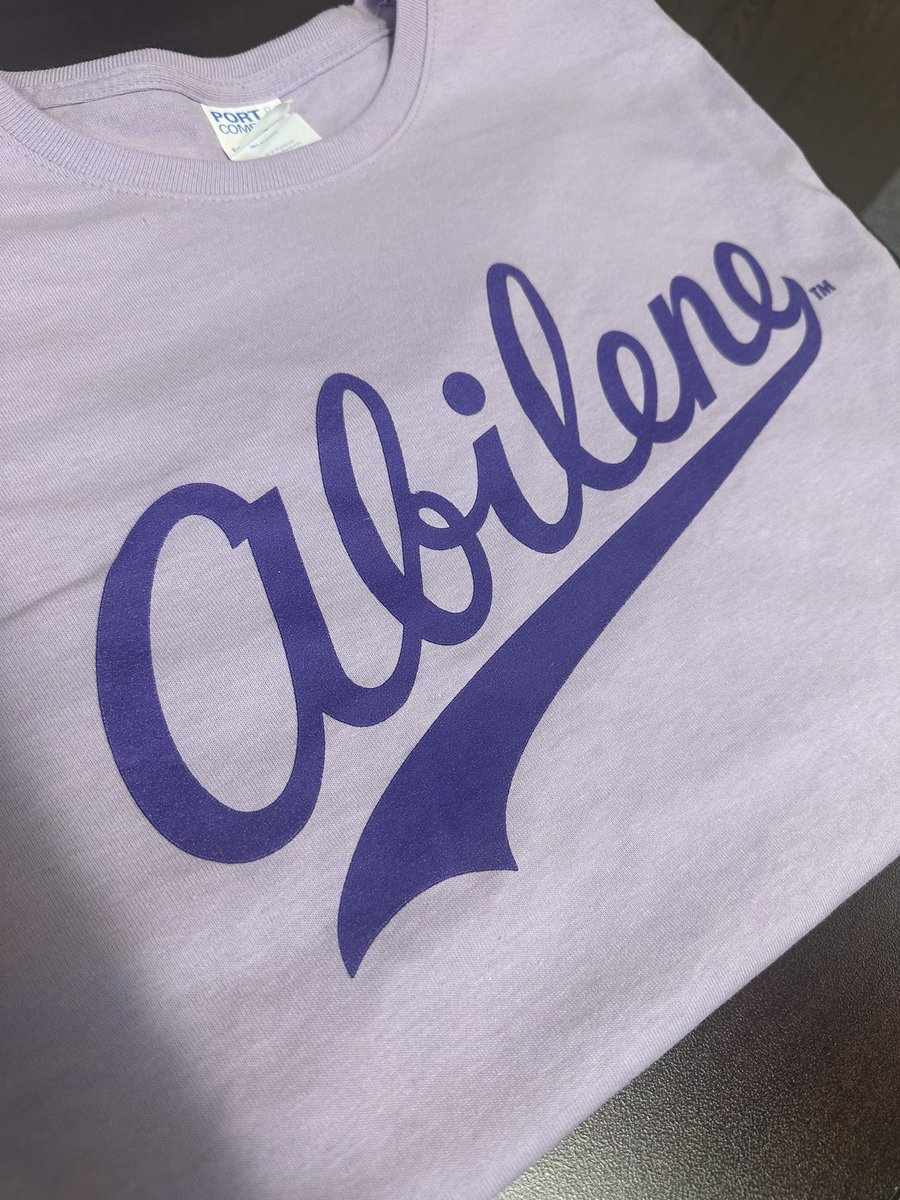 ACU_Baseball's tweet photo. 🗣️ 𝐋𝐀𝐃𝐈𝐄𝐒 

New Lavender style “ladies fit” short sleeve shirt coming soon 🫣
 
𝐑𝐞𝐭𝐰𝐞𝐞𝐭 for a chance to win one before they go on sale! 💪 https://t.co/gKXWzurTz6