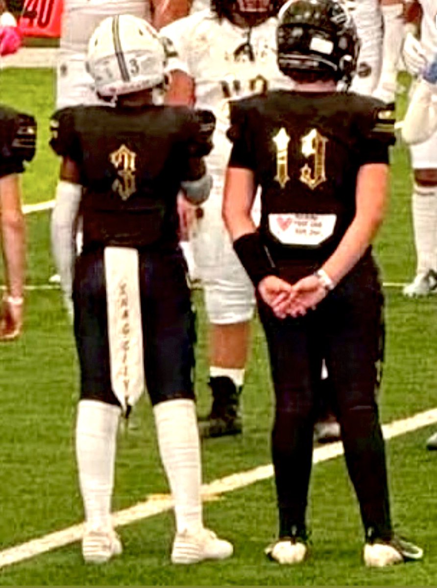 JD23_HotShot's tweet image. Just Having Fun At The East vs West All American 🇺🇸 Game #motivational #inspiration #Grind #Hustle #football #love #life #Abundance #GRATEFUL