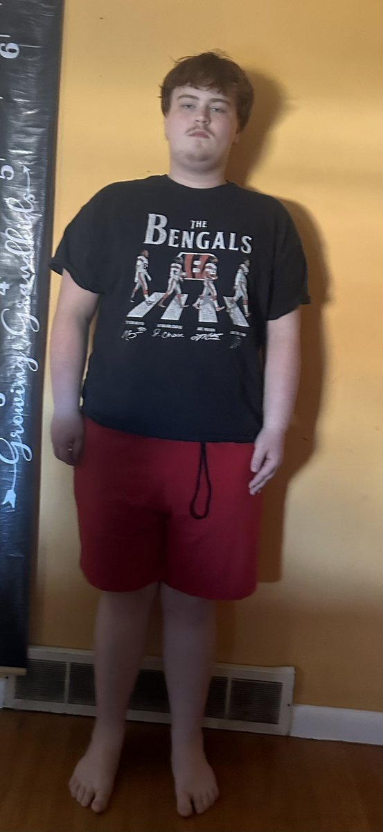 502Cavs's tweet photo. i feel super cringe for posting this but here i am

310 pounds - 280 pounds - 250 pounds https://t.co/V0J3CBfQH3