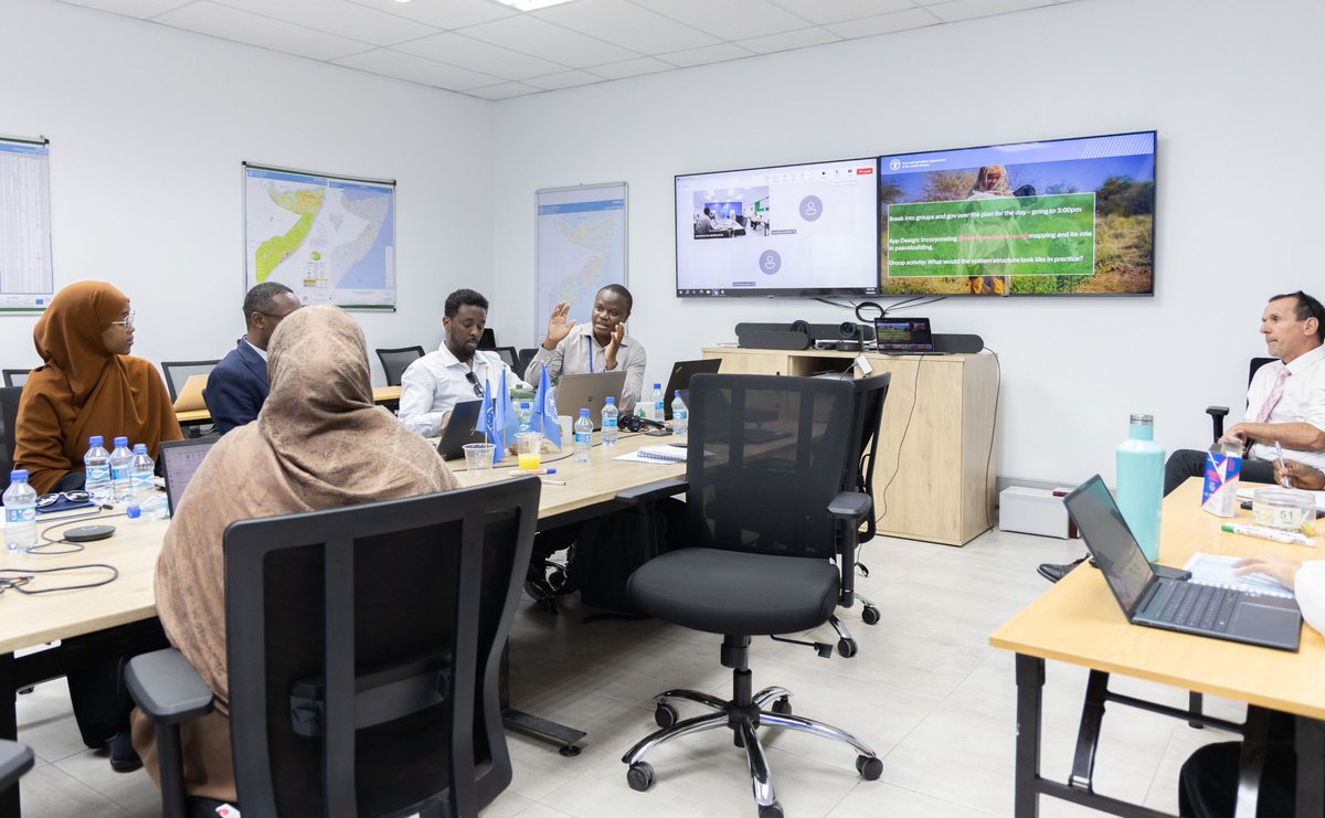 FAOSomalia's tweet photo. With @FAOSWALIM's expertise, participants explored mapping elements for the #YouAct app, ensuring alignment with local needs.
Next: Consultations with state partners & youth in #Johwar to refine the system before deployment.
@PBF @IOM_Somalia @Shaqodoonorg
#YouthEngagement https://t.co/cNyNT6i3ZN