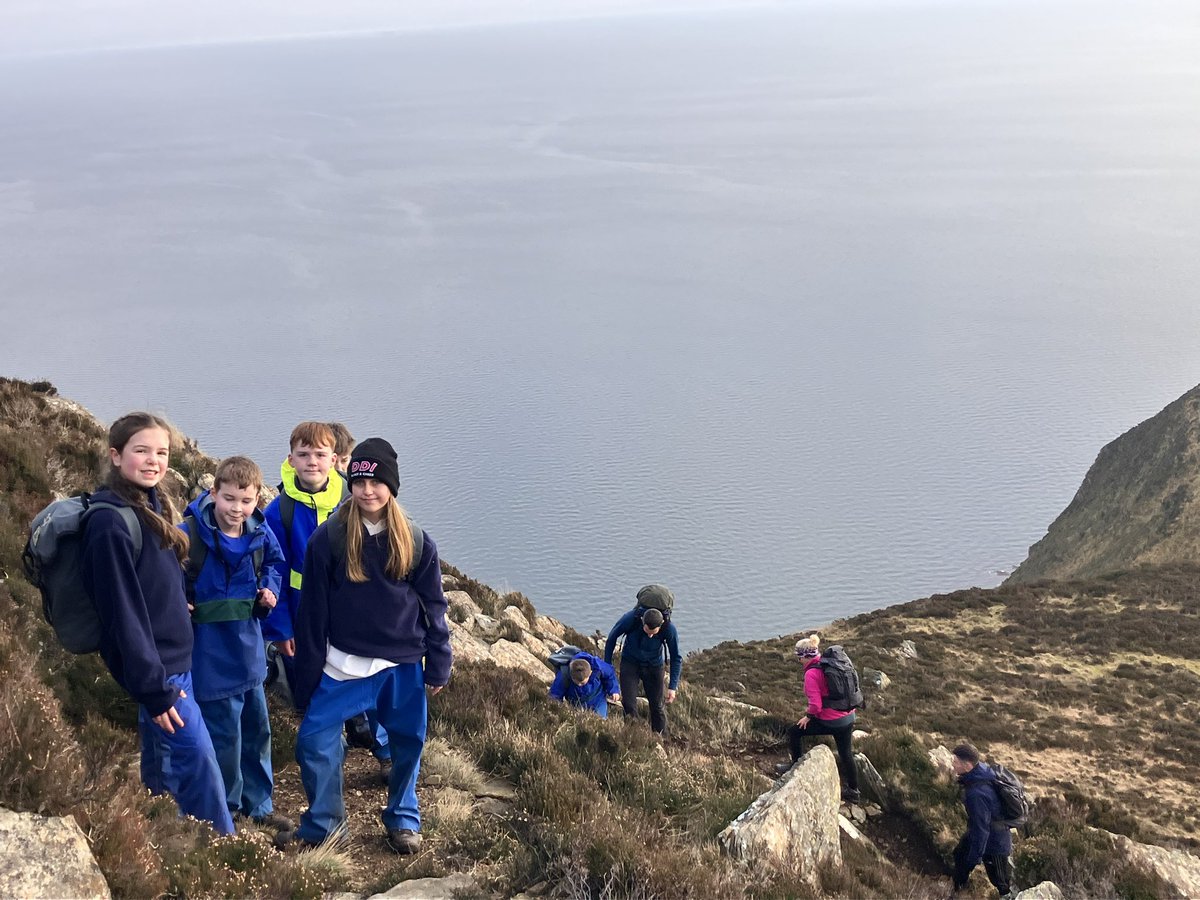 ArranOutdoor's tweet photo. Primary 7’s Red group from @AnnickPS on their day walk up and over Holy Isle today. A boat ride over, cave exploring, Scramble to the top and happy faces to have reached the summit.
@North_Ayrshire @NAC_Provost @NAC_Education @NAActiveSchools @ShaunMacaulay https://t.co/4Dz9YX2Nyu