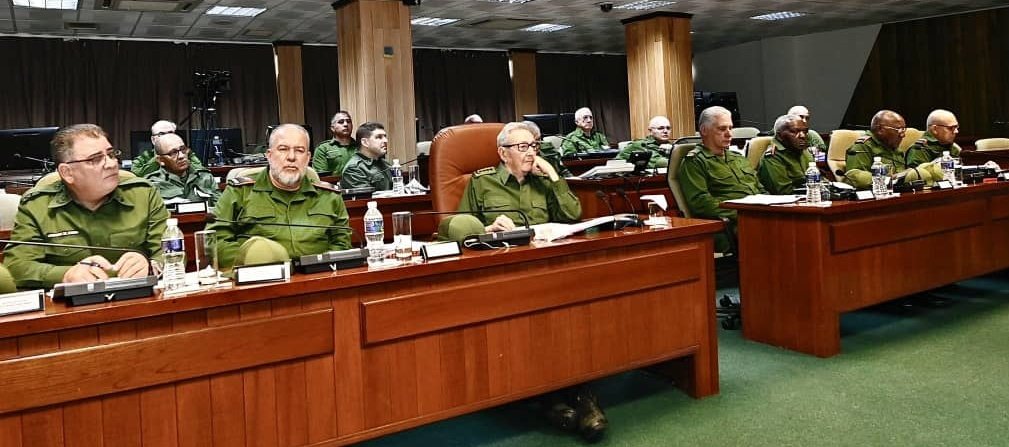 🇨🇺 Inició este miércoles en #Cuba el Ejercicio Estratégico Bastión 2024, una práctica que contribuye a elevar la disposición combativa del país para fortalecer la defensa a partir de la doctrina militar "guerra de todo el pueblo", con el fin de enfrentar las acciones del enemigo.