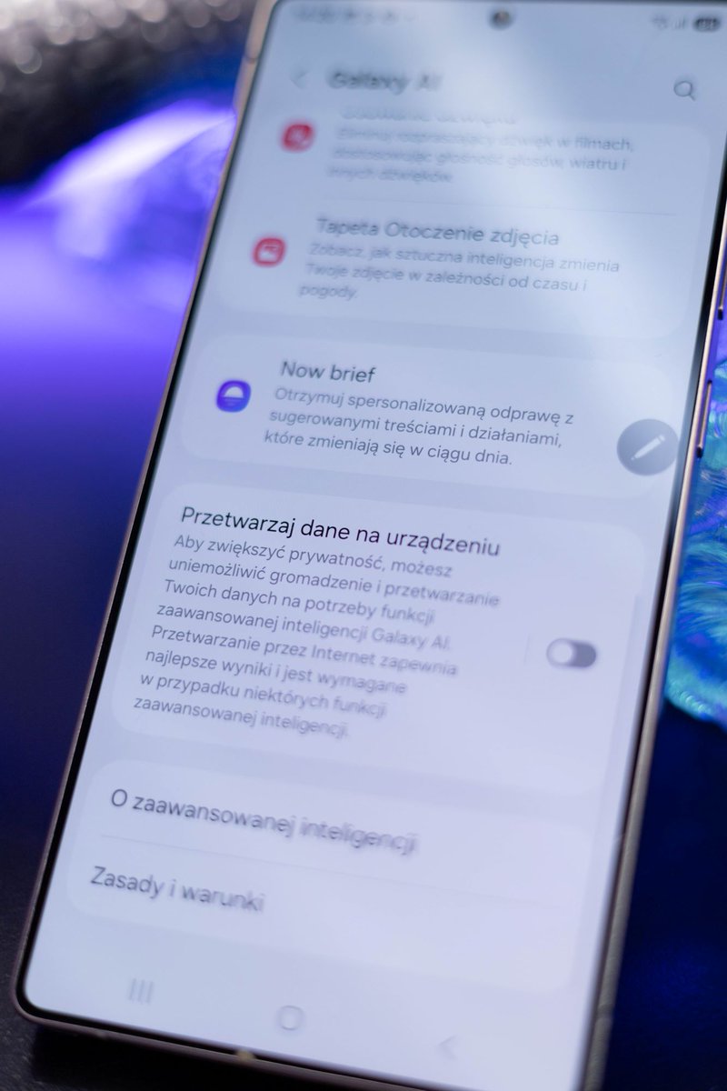 Testujemy :) #SamsungUnpacked 

W tym roku AI na smartfonach Samsung Galaxy potrafi wykonywać część operacji lokalnie, czyli bez wsparcia chmury i bez Internetu. To zasługa wydajnego Snapdragon 8 Elite

Tak, narysowałem domek na evencie bo jestem poważnym media workerem.