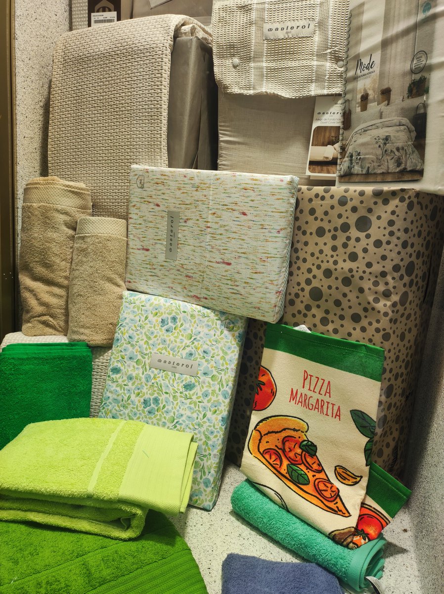 Victorio1928's tweet photo. Llençols, tovalloles, fundes nòrdiques, draps, i tota la roba de la llar també rebaixats.
#lesuatentiquesrebaixes #rebaixesdelallar #rebajas #sales #bellpuig #urgell https://t.co/g2xPqGQsR2
