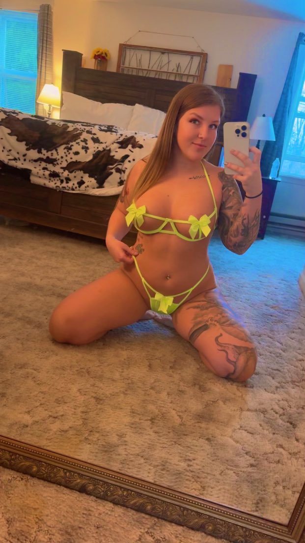 Rt if you wanna see behind the bows 🤭😘