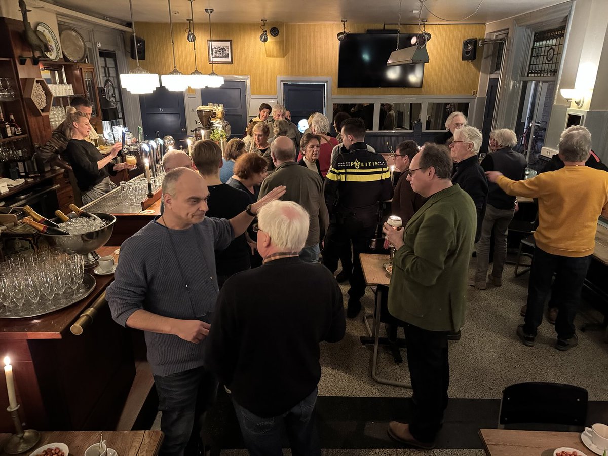 Druk bezochte nieuwjaars bijeenkomst van ⁦<a href="/BinnenstadNoord/">Binnenstad Noord</a>⁩ #Pelicaan #Delft