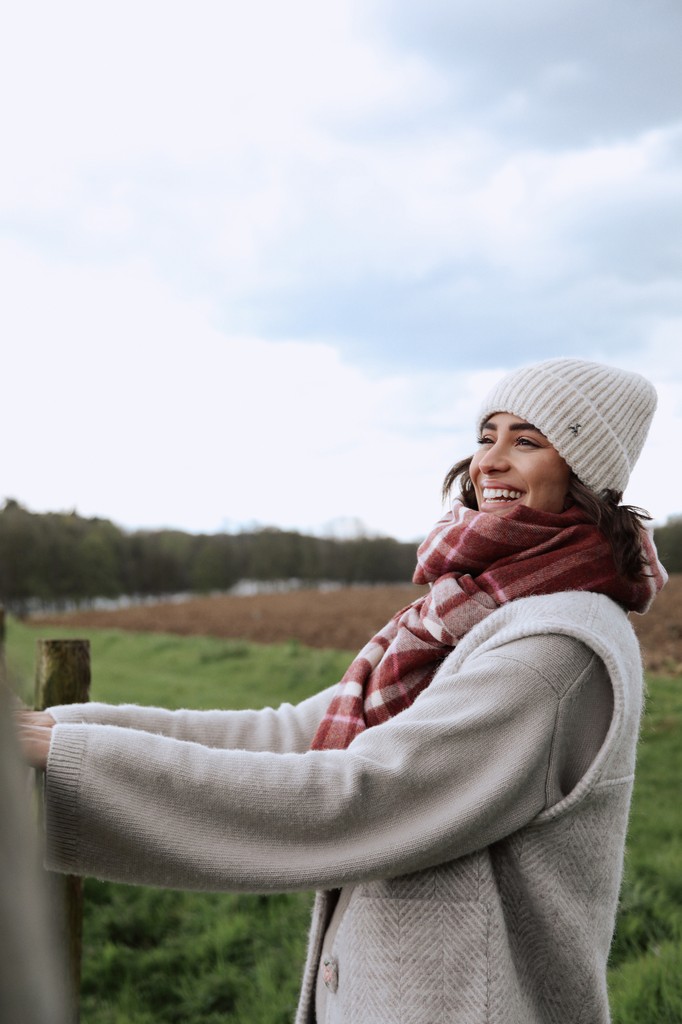 No comprise is needed for keeping stylish this winter, our Norton Beanie and Fornham Mulberry Lambswool Scarf make for the perfect pairing 🍃

#hicksandbrown