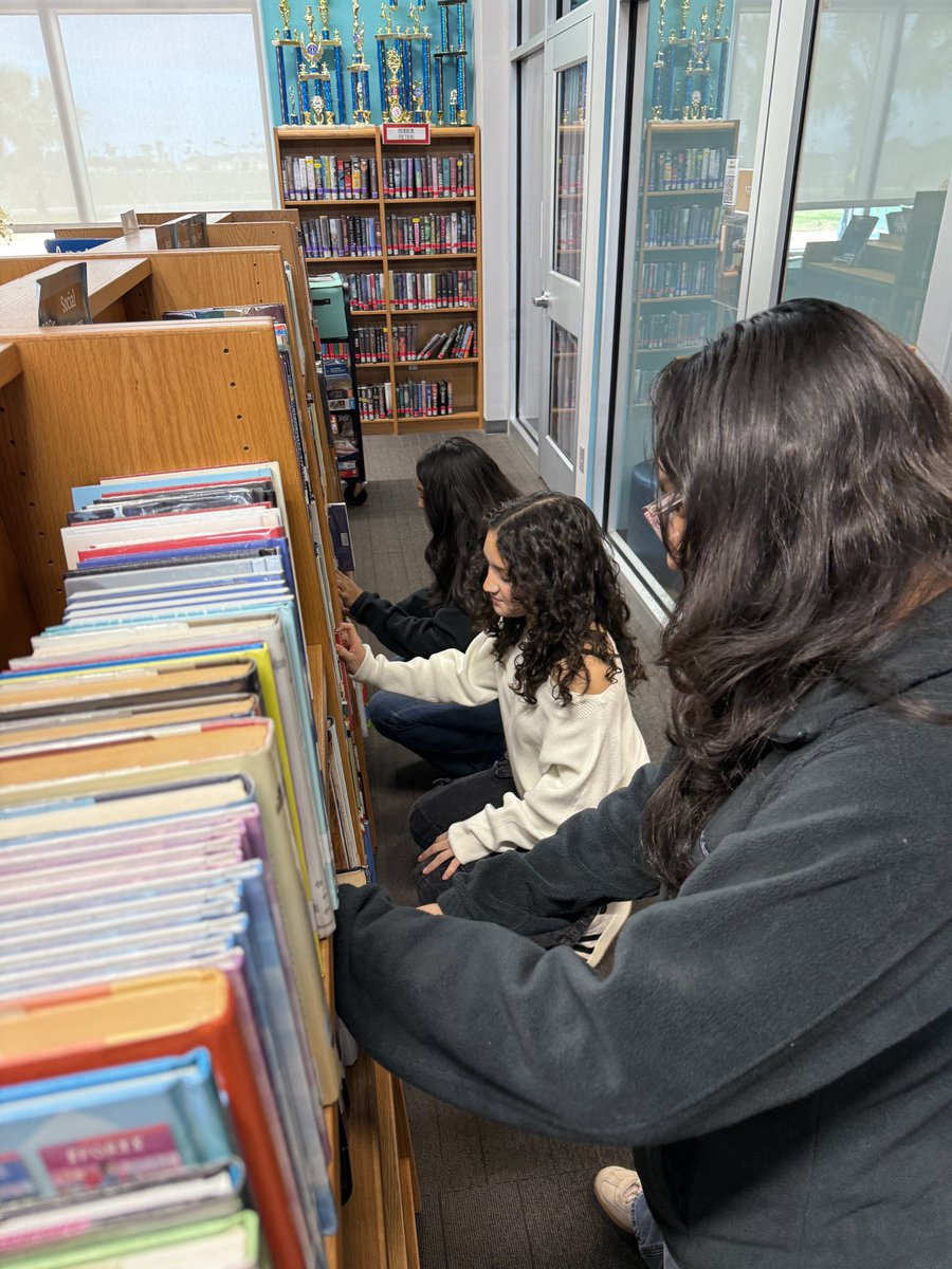 Our library ambassadors are hard at work! They keep our ILC running in tiptop shape. #HSHPILC #HCISDLibraries #LibraryLife #LibraryHelpers #SchoolLibrary