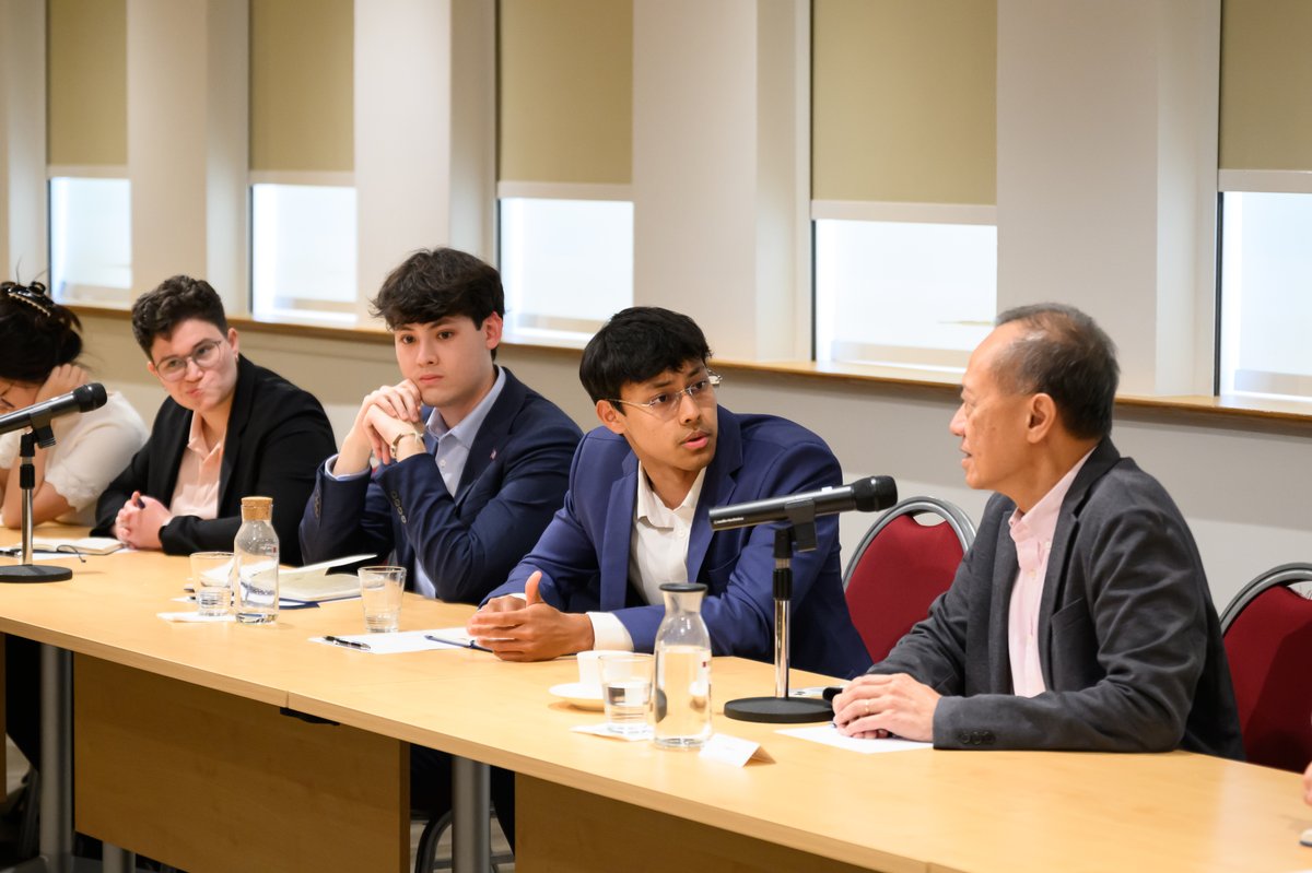 PrincetonLISD's tweet photo. @PrincetonSPIA LISD International Policy Associates continue their visit in Singapore 🇸🇬, marking day 2 of productive meetings with Professor @DannyQuah ’80, Dean @lkyspp, Former Minister George Yeo, and Adele Tan ’97, Chief Planner &amp; Deputy CEO @URAsg. https://t.co/KLN3kMzUjW
