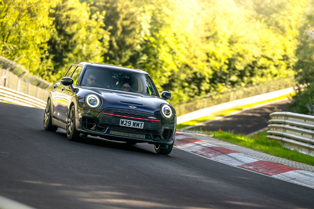 Will01244's tweet photo. @timoldland Love the clubman, had 3 cars in my life all of them clubman’s. Picked up the ultimate one in April. My 306bhp little (ish) pocket rocket https://t.co/wjMMPBeYI8
