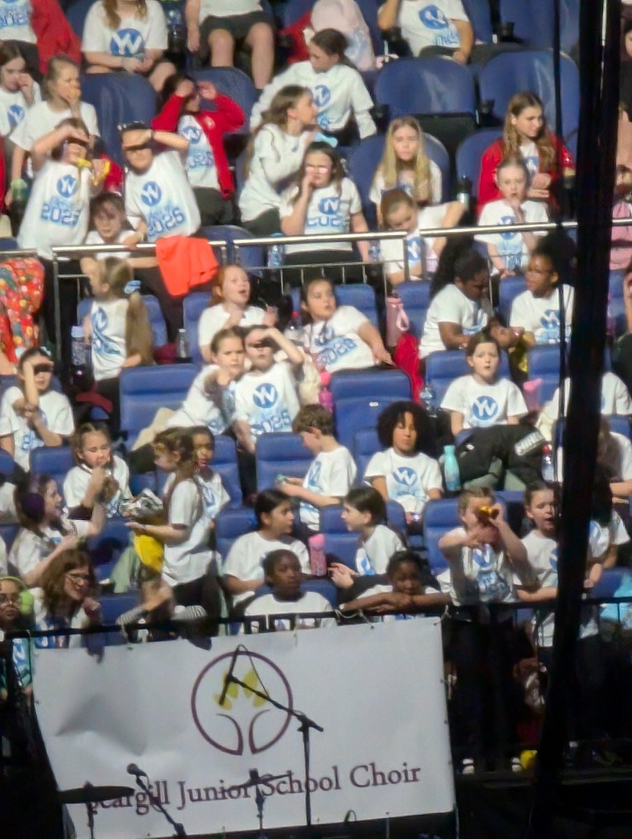 DannyDavis1's tweet photo. We're miles away but I think they can see us! https://t.co/0d46foRI4p