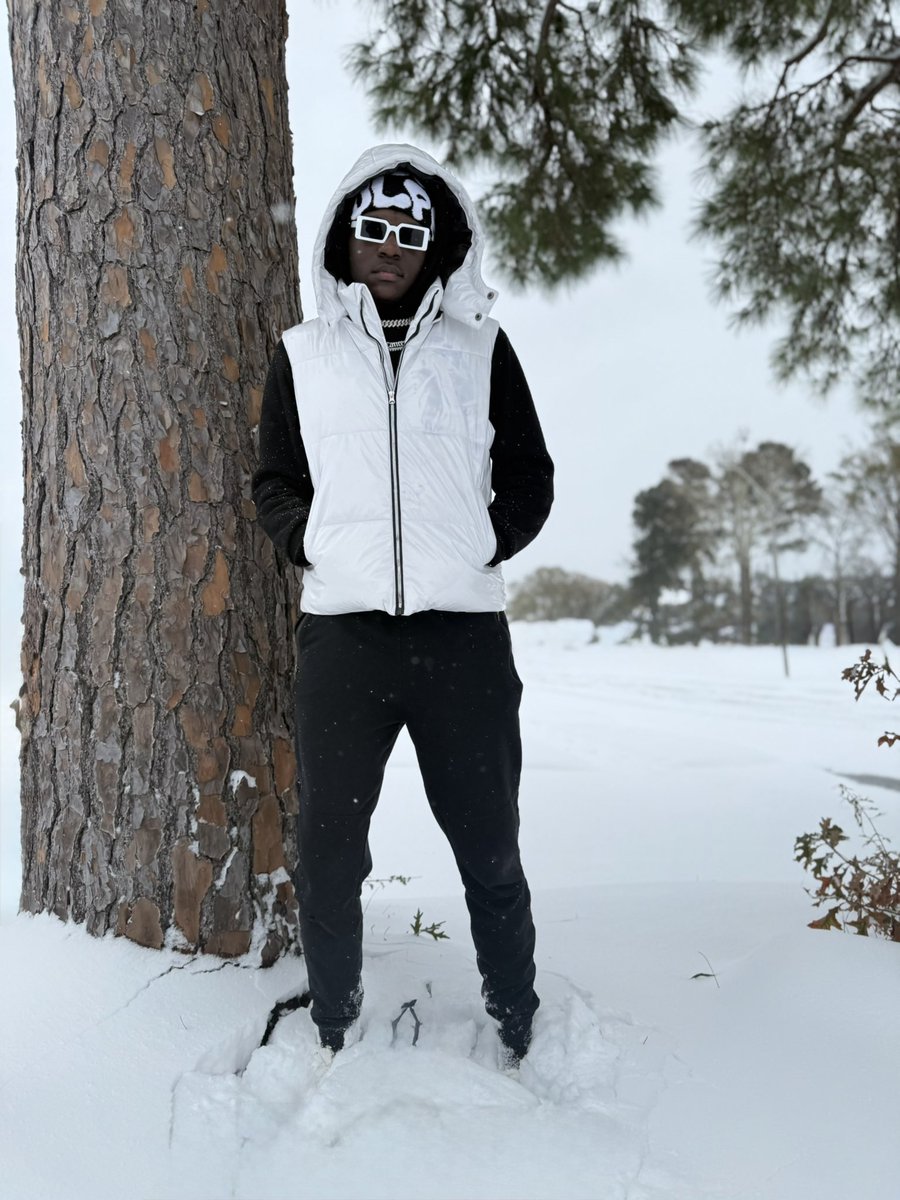 𝐈𝐜𝐲 𝐥𝐢𝐤𝐞 𝐭𝐡𝐞𝐫𝐞’𝐬 𝐧𝐨𝐛𝐨𝐝𝐲 𝐲𝐨𝐮’𝐝 𝐞𝐯𝐞𝐫 𝐧𝐞𝐞𝐝❄️

#jaden#prettyboy#flyshitonly#snowday❄️