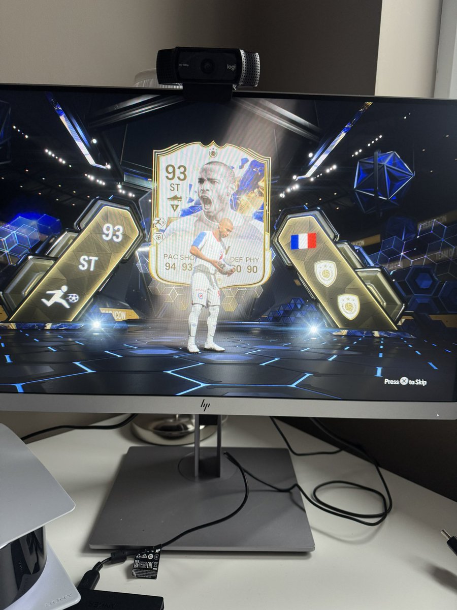 Alex Newell tweet media