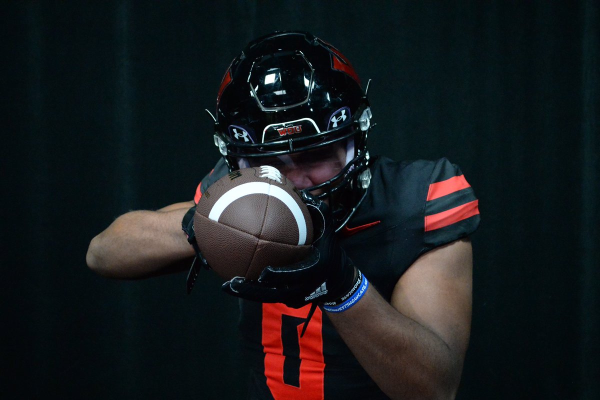 JacksonFarris12's tweet photo. After a great official visit with @WOU_FB I am blessed to recieve an offer to continue my athletic and academic career!
@MattOverlin @JordanJ_ @ttherzog @coachwalsh1 @Coach__Snyder @PrepRedzoneOR https://t.co/ld2h38GD47